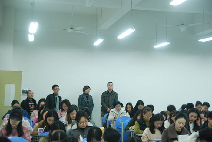 政治与法律学院开展开学第一课巡查