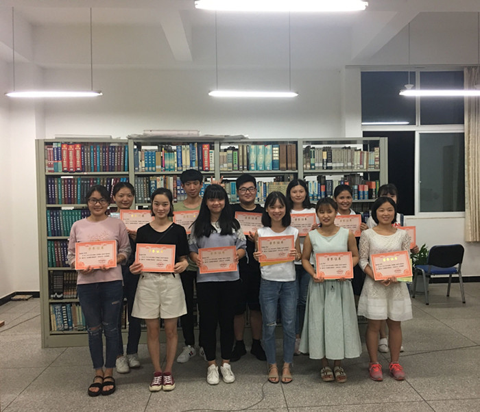 图书馆召开勤工助学工作总结会