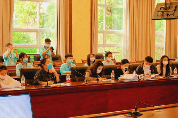 外国语学院顺利开展“五四红旗团支部、优秀班级体申优” 答辩会