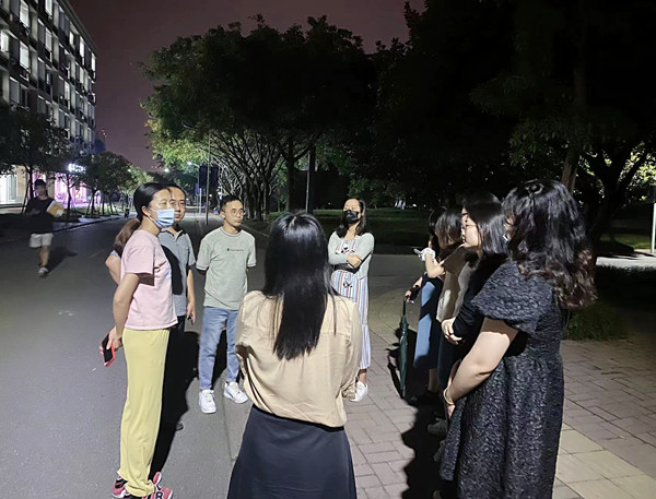 体育与医护学院组织开展夜间查寝工作