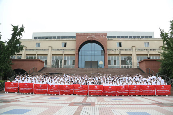 体育与医护学院召开护理专业实习动员大会暨第四届南丁格尔杯护理技能大赛颁奖典礼