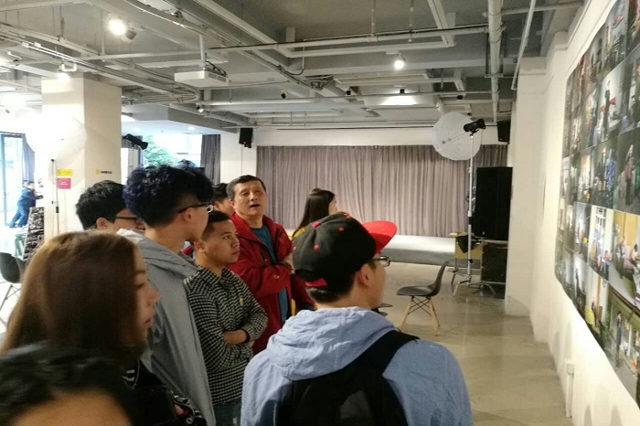 【美术】美术学院参加成都女摄摄影展