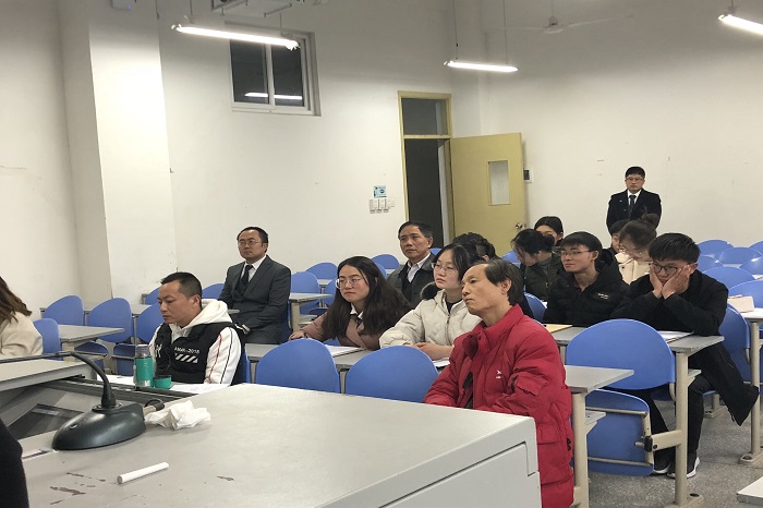 【传媒】传媒学院2015级本科毕业论文(设计)答辩工作顺利开展