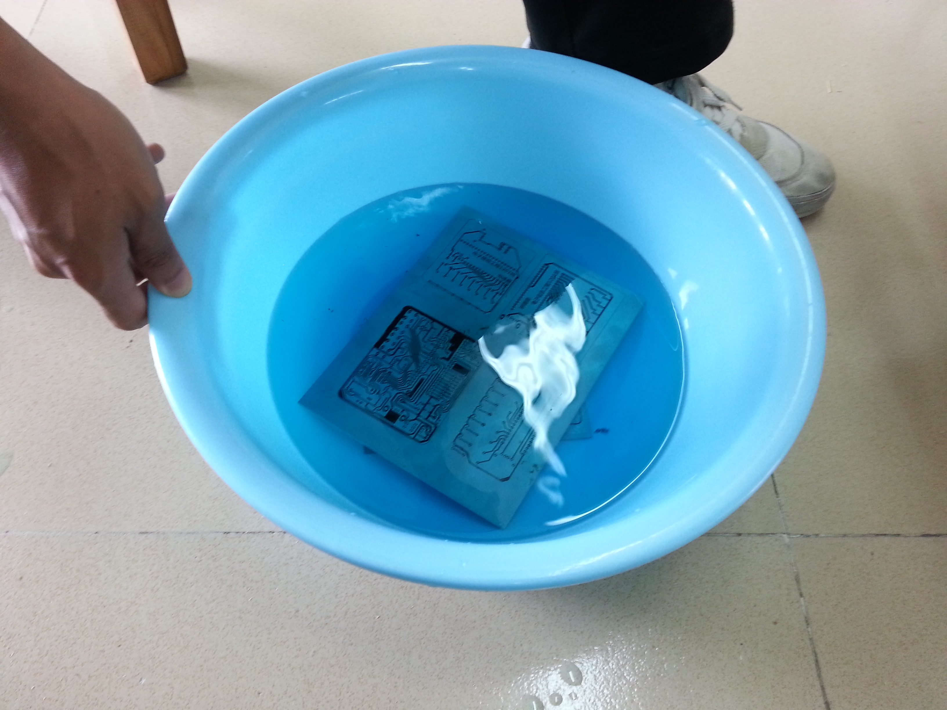 5.溶液腐蚀.jpg