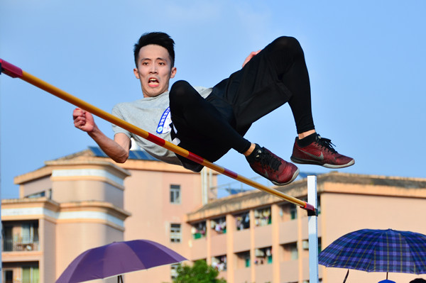 男子跳高2_副本.jpg