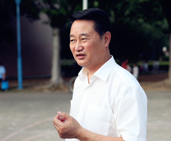 宫董采访1_副本.jpg