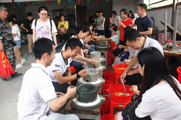 2青春同游.jpg