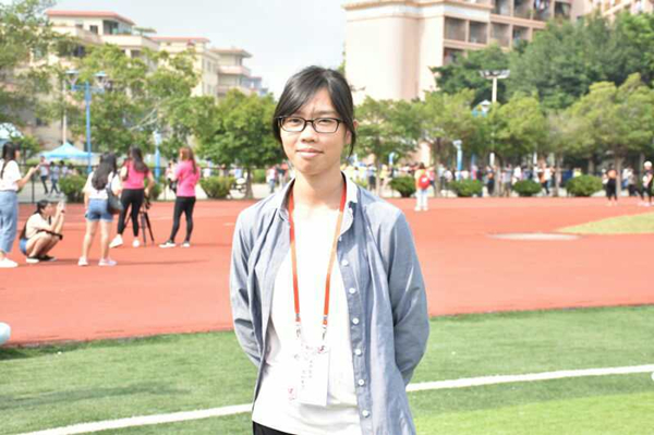 梁荣双 第十届校运会三级跳远冠军_副本.jpg