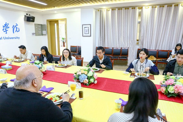 微信图片_20191031142932_副本.jpg