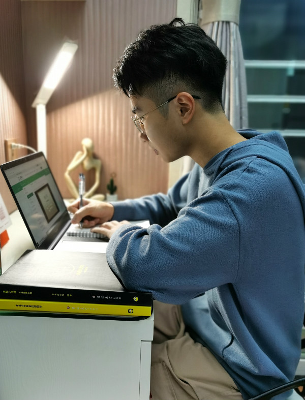 2018jixuesheng3.jpg
