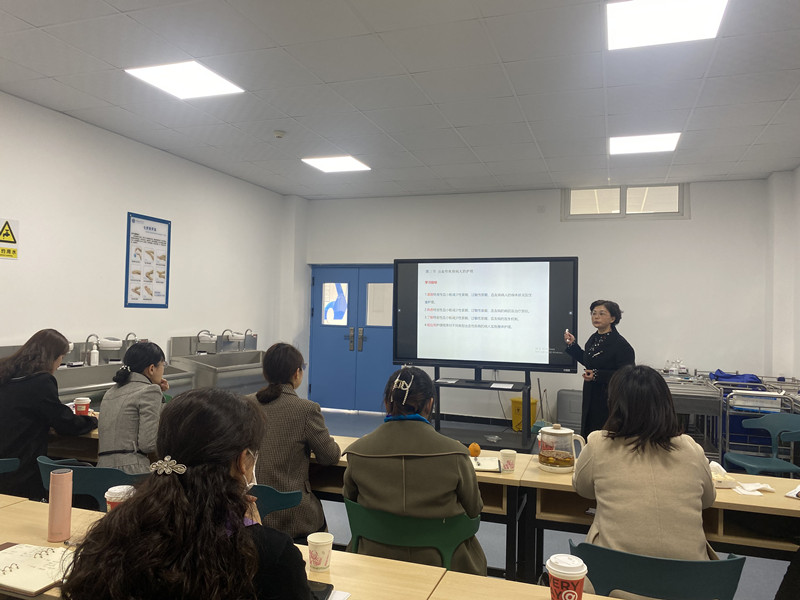 体育与医护学院开展金堂县第一人民医院首期师资培训班“磨课”主题教学沙龙