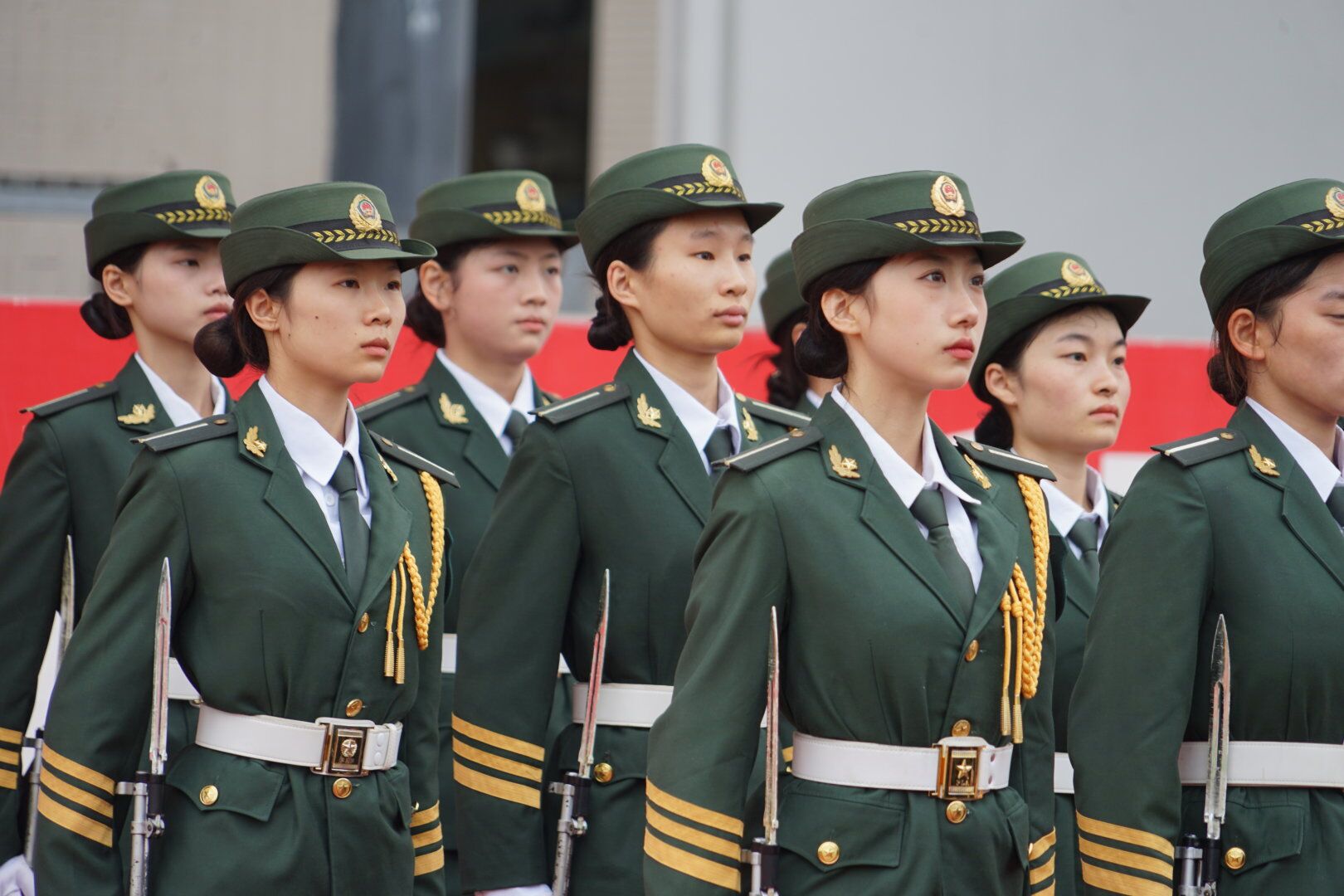 【国护】国旗护卫队完成成都文理学院第十四周例行升旗仪式