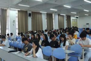 【经管】经济管理学院召开学生干部大会