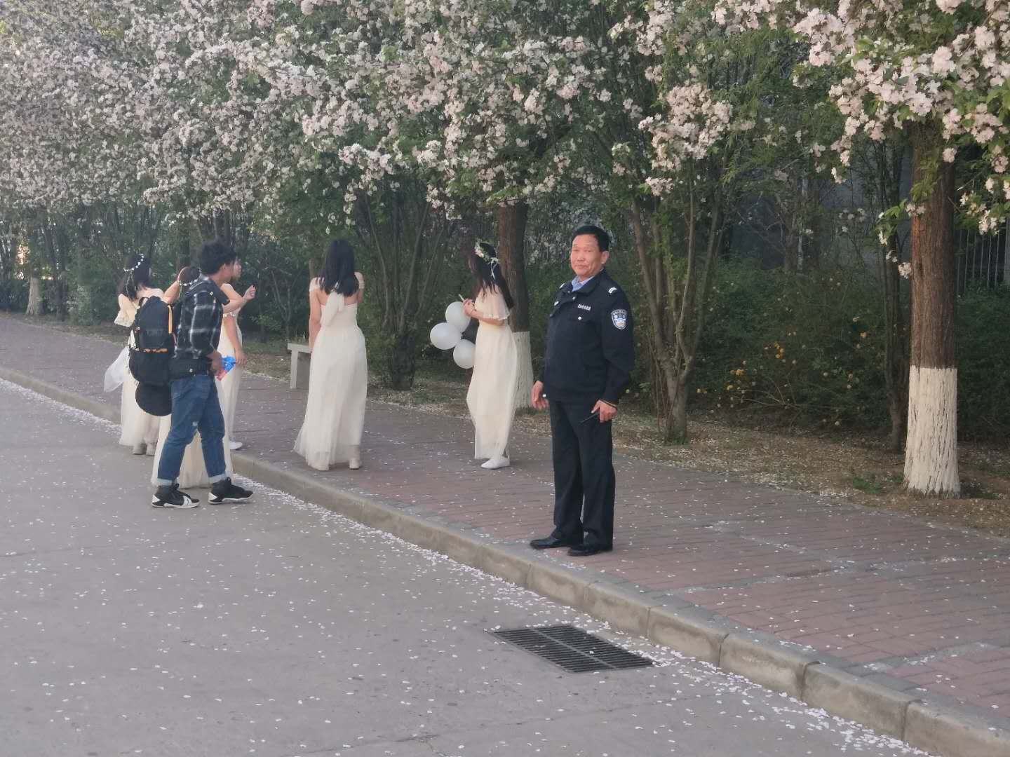 白.jpg