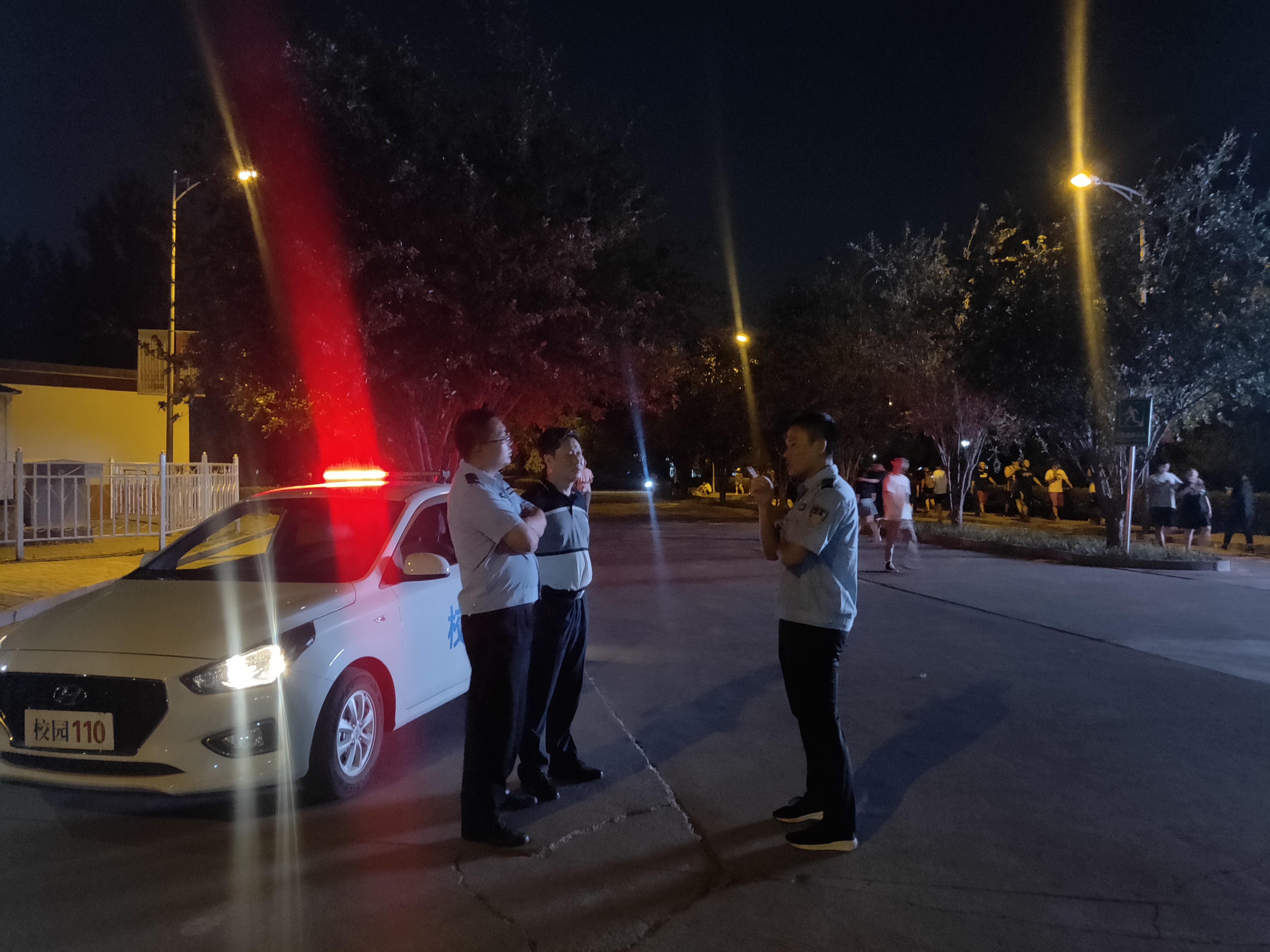 夜间巡逻.jpg