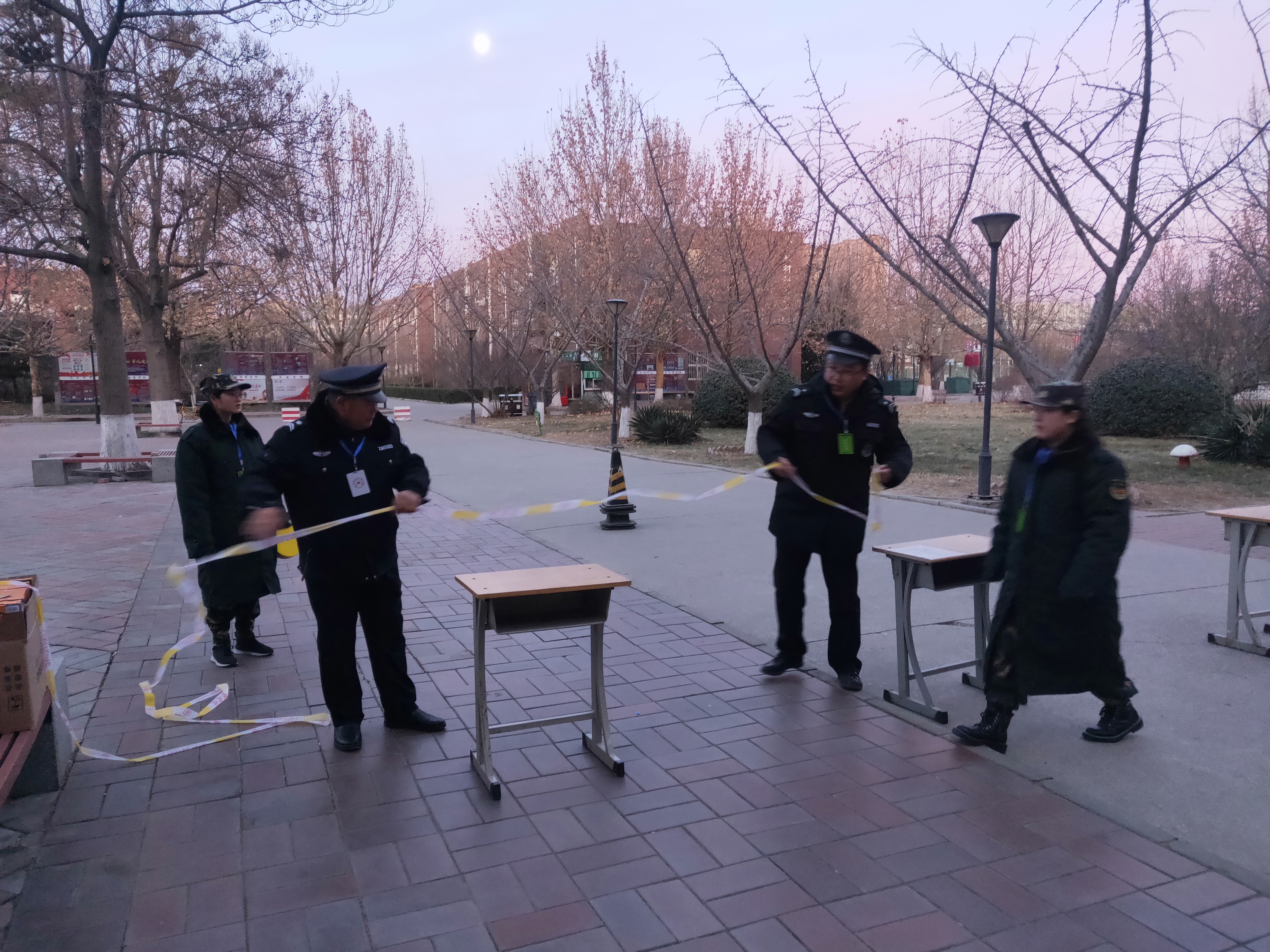 布置安检口.jpg