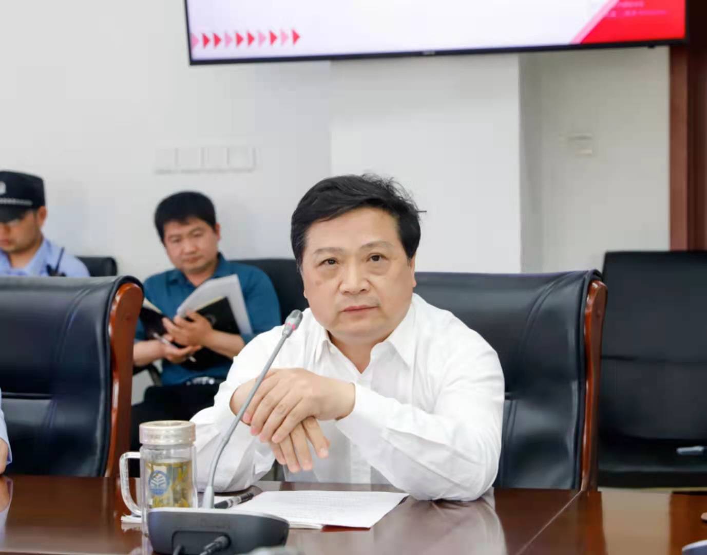 杨校长.jpg