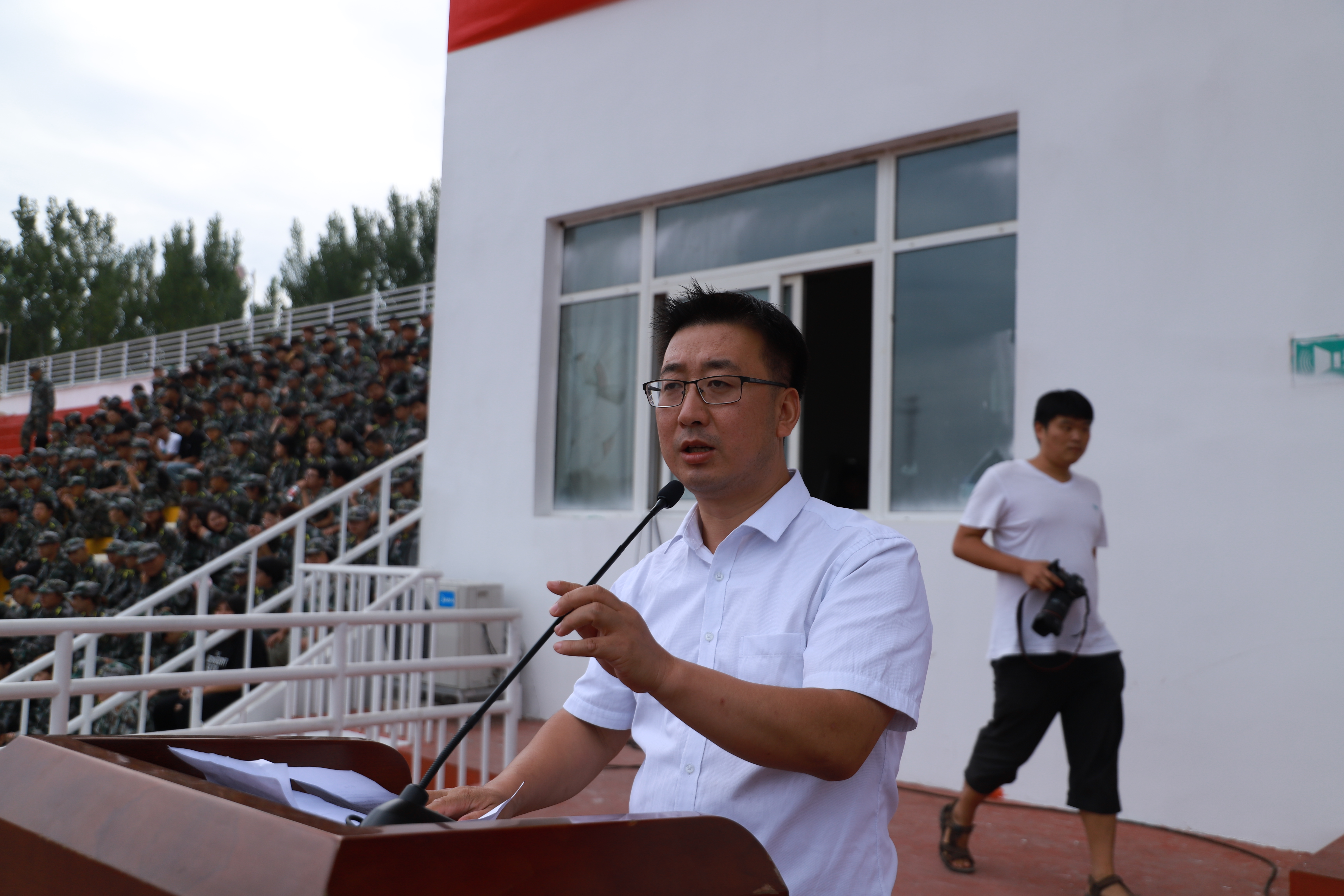 校长助理刘鹏飞讲话.jpg