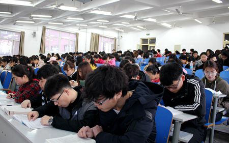 2.2学生在上早自习_副本.jpg
