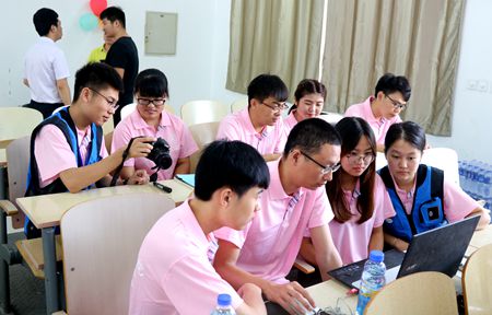 学院新闻中心进行迎新全方位宣传_副本.jpg
