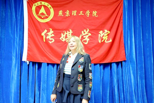 西蒙佟沛儿主席专业讲解_副本.jpg