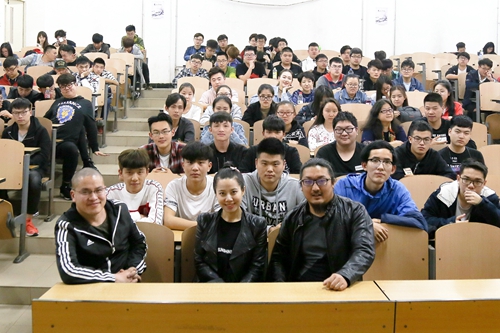 导演、演员和师生合影_副本.jpg