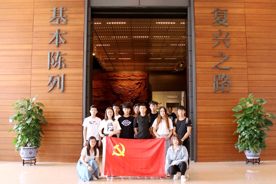 入党积极分子培训班学员合影_副本.jpg