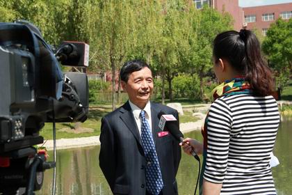盛校长接受中国教育电视台采访.jpg