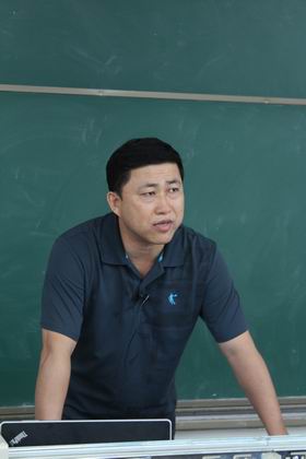 贺教授 上稿.jpg