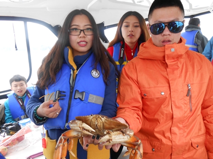同学们抓到了螃蟹_副本.jpg