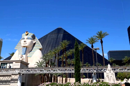 金字塔赌场外景.jpg