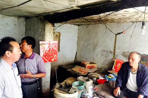 李建英书记扶贫慰问 (10).jpg