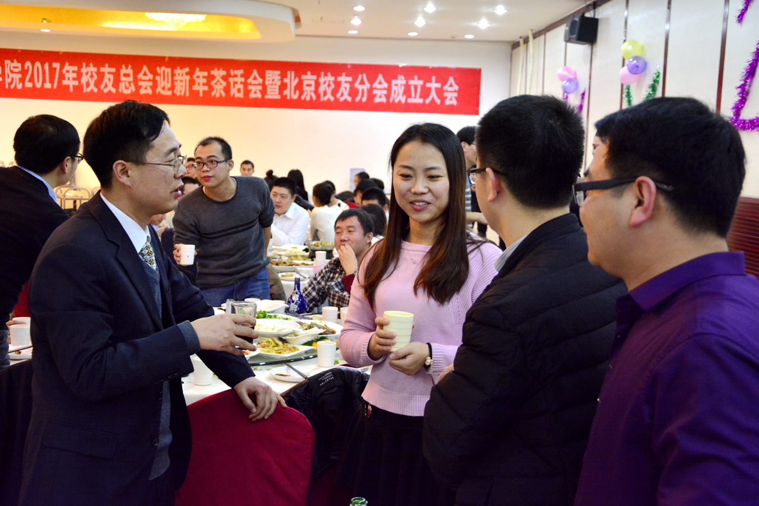 建立友谊 (1).JPG