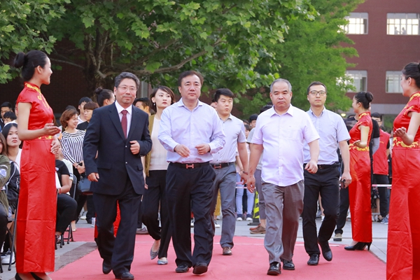 盛国际大学生时尚设计盛典 (1).JPG