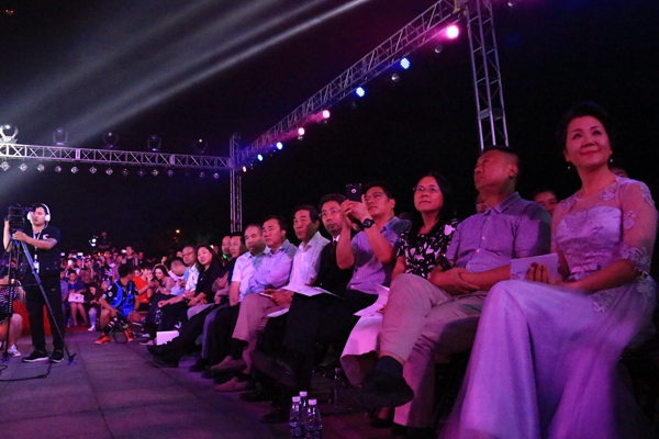 摄影 王月 13821155127.jpg