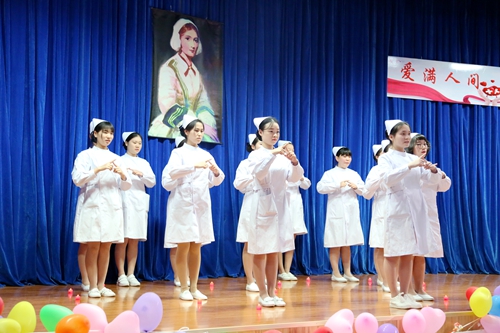 16级手语《爱的奉献》 (3)_副本.jpg