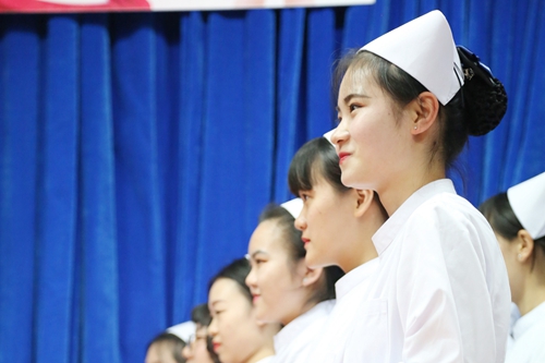 16级授帽仪式 (2)_副本.jpg