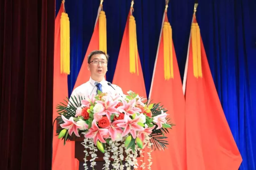 5燕京理工学院党委隆重召开庆祝建党98周年暨2018-2019年度“七一”表彰大会.jpg