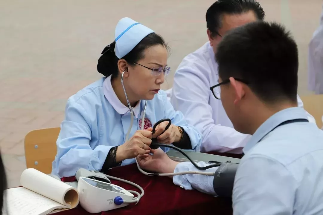 建筑学院党总支组织学生党员开展志愿服务活动10.jpg