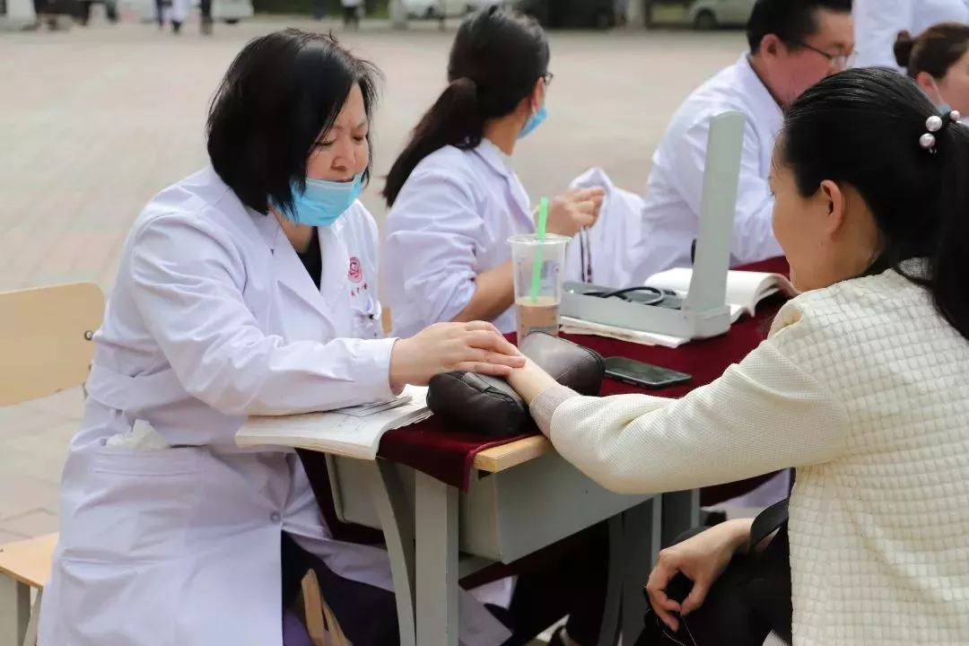 建筑学院党总支组织学生党员开展志愿服务活动6.jpg