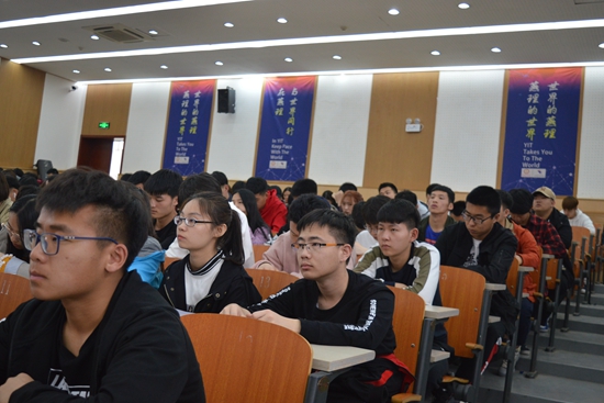 【3】燕京理工学院集中观看习近平总书记五四讲话 全校引发学习热潮.jpg