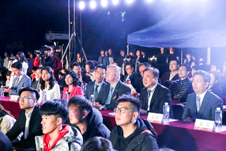 【1】燕京理工学院成功举办“青春心向党·建功新时代”第四届海棠诗会.jpg