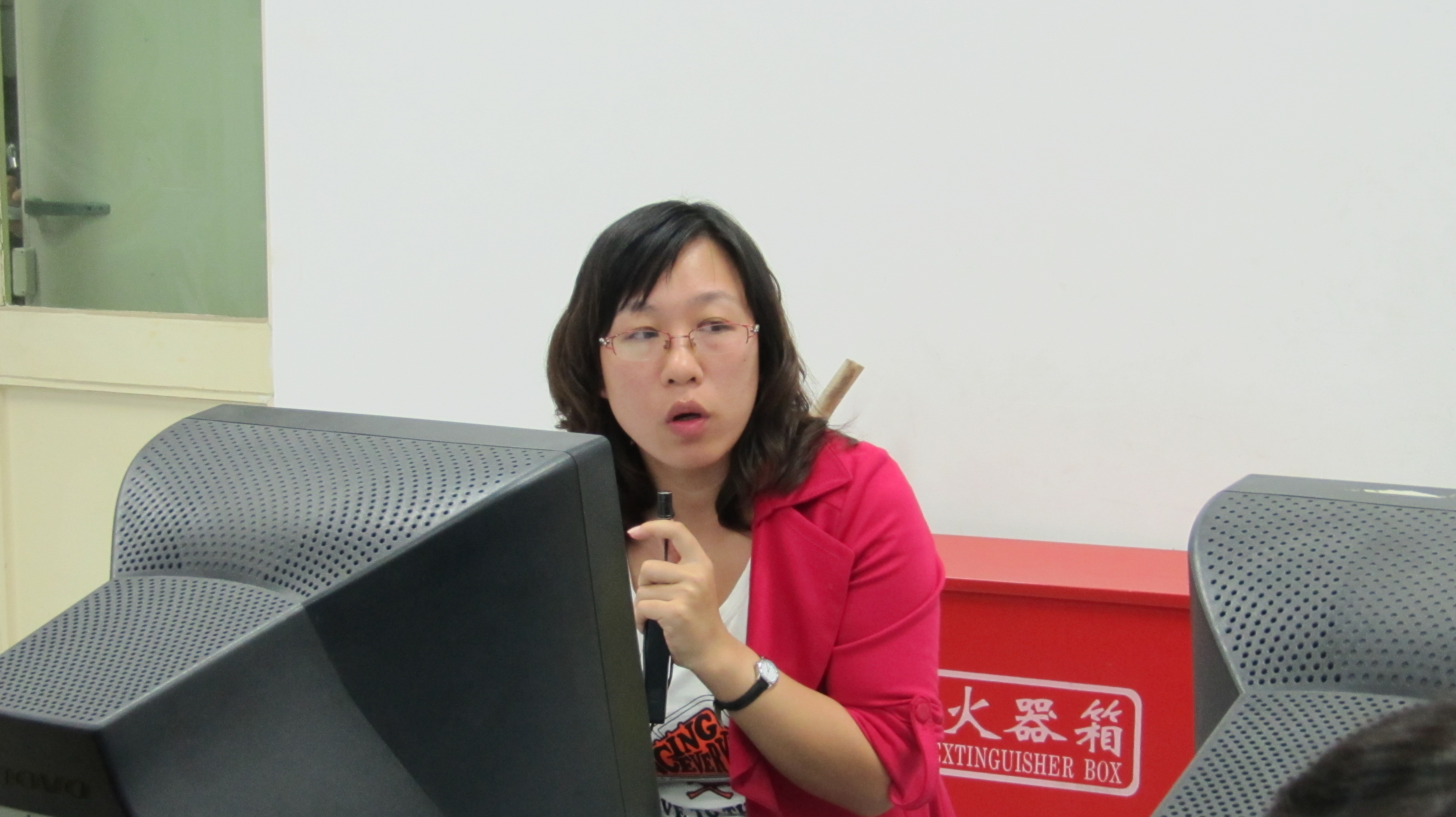 车竹梅老师正在详细讲解.JPG